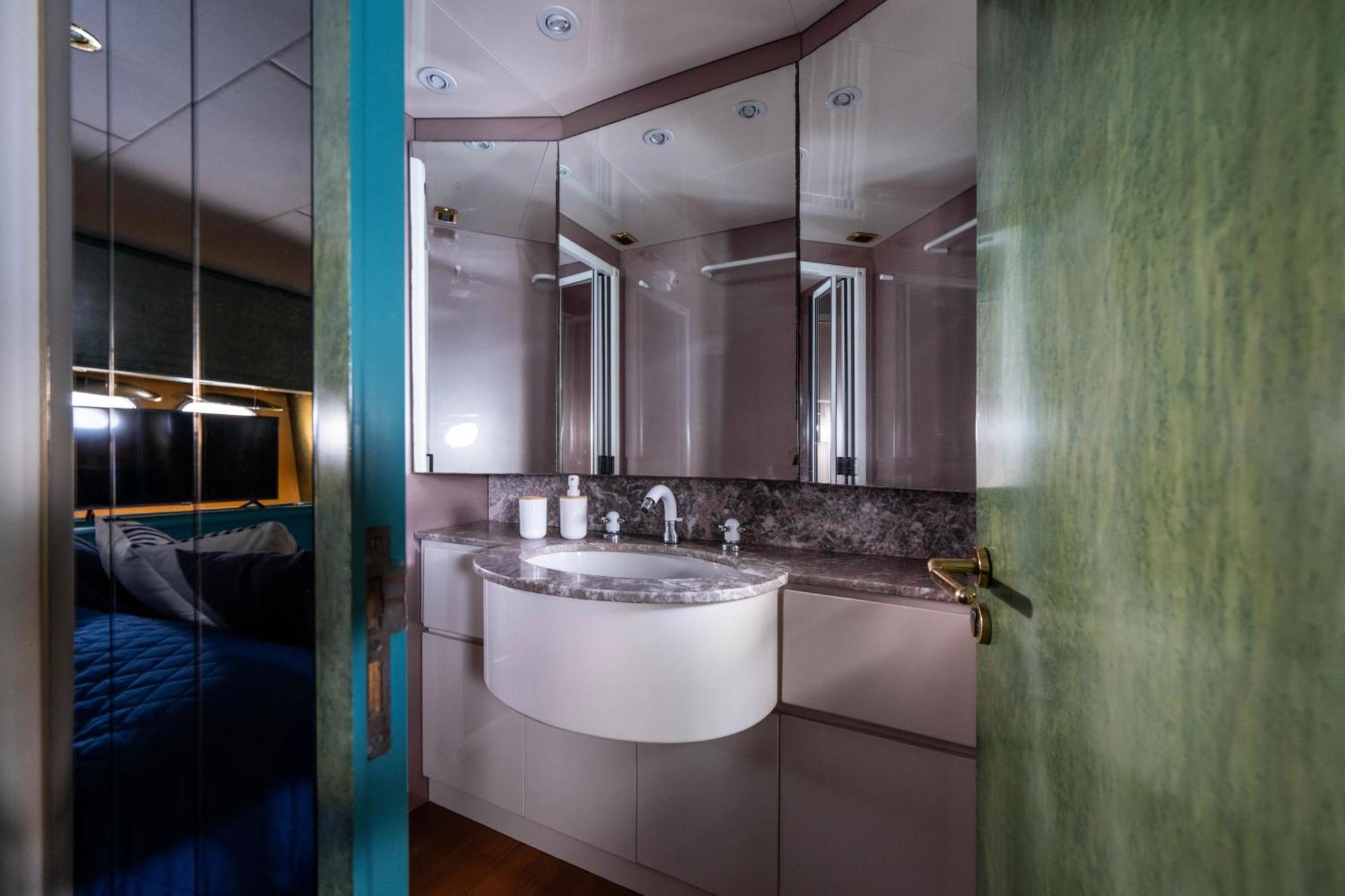Yacht San Lorenzo 22 Bateau-hôtel