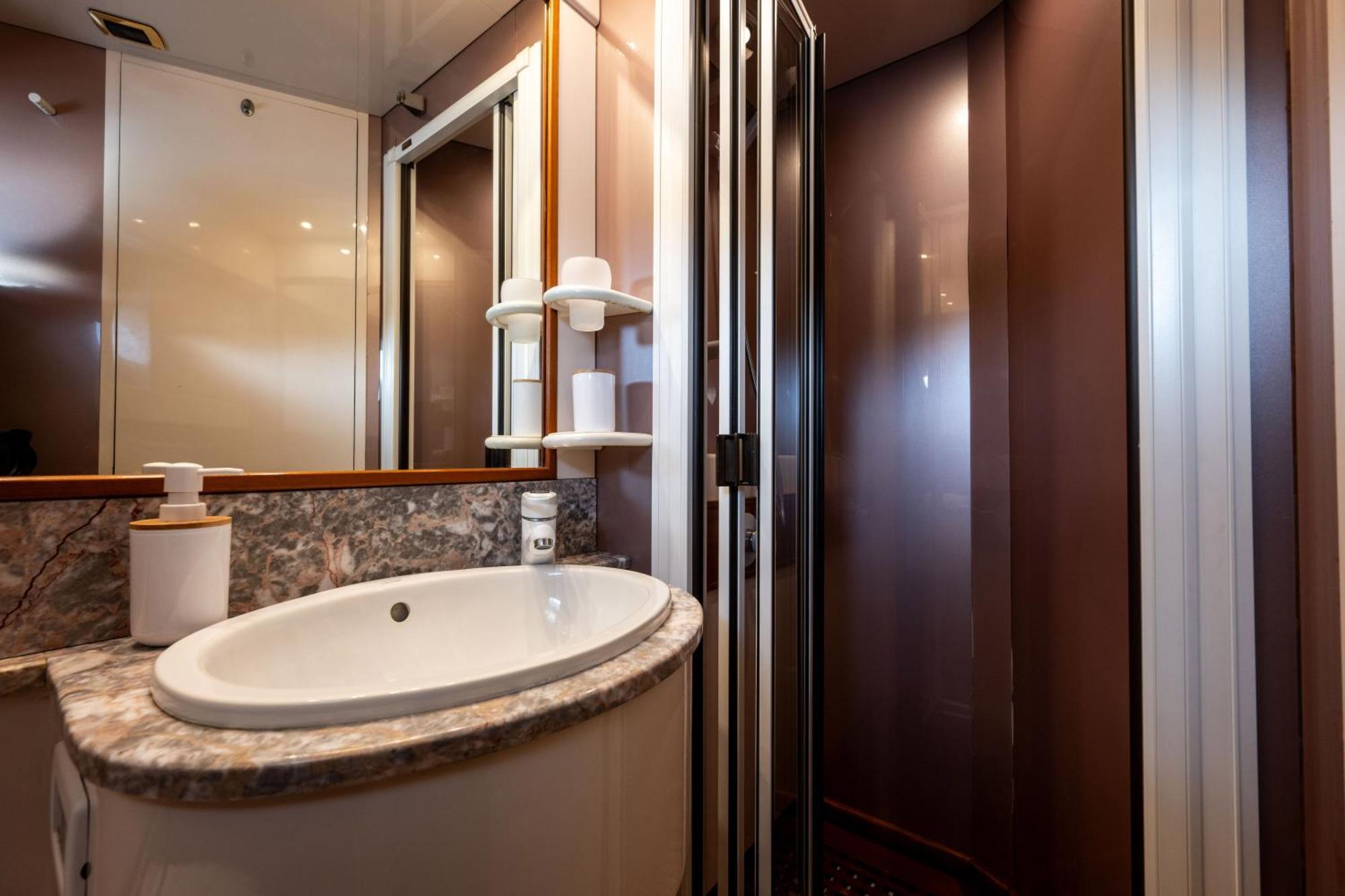 Bateau-hôtel Yacht San Lorenzo 22 La Spezia