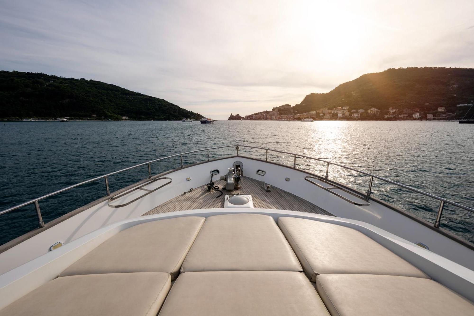 Yacht San Lorenzo 22 *