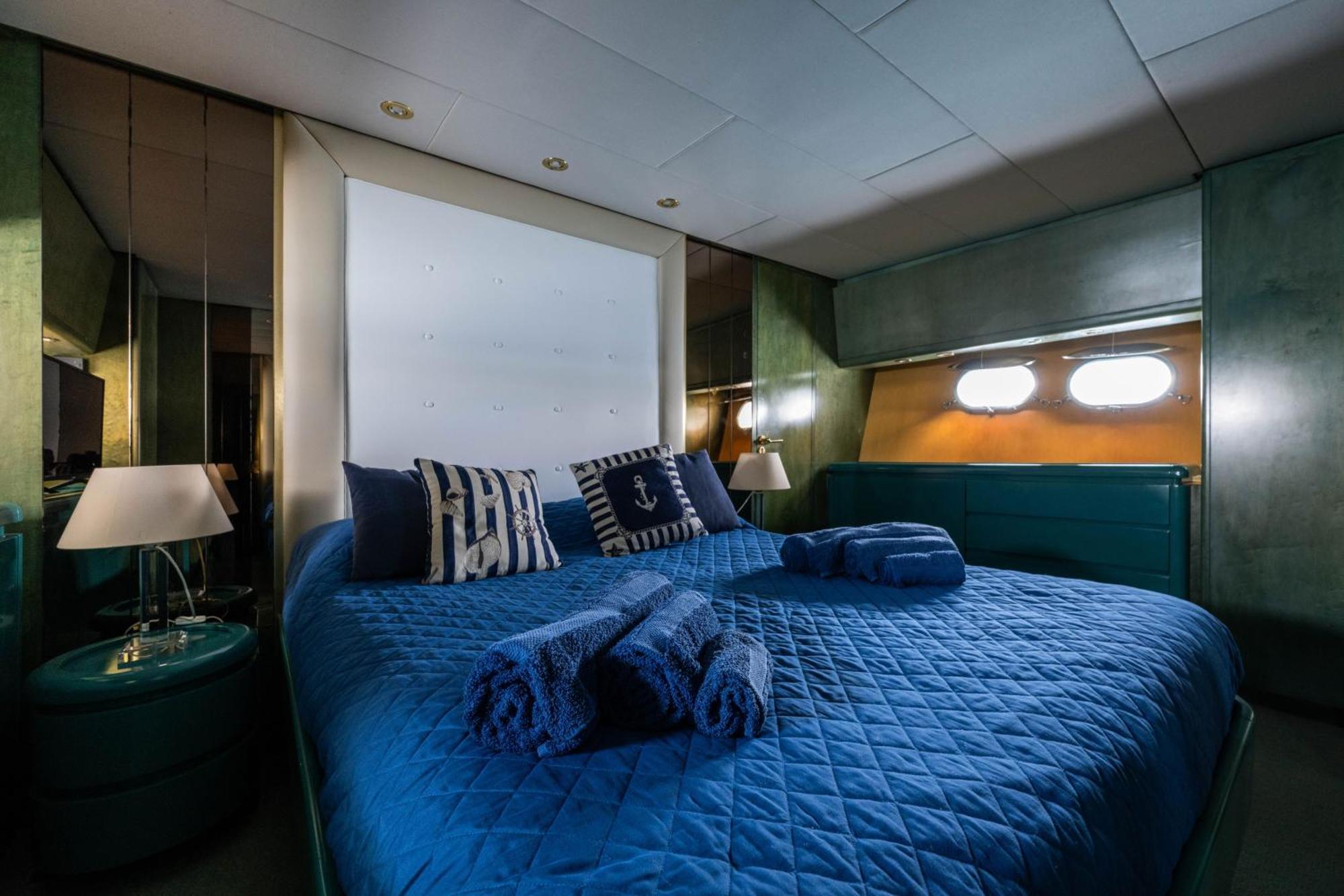 Botel Yacht San Lorenzo 22